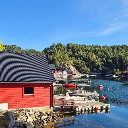 3 Bedroom Amazing In Reksteren Holiday home Haukafer