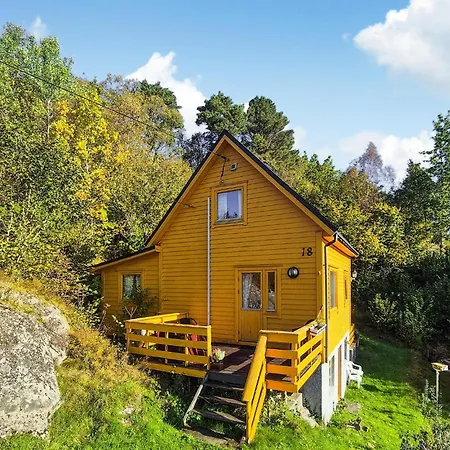 3 Bedroom Amazing In Reksteren * Haukafer
