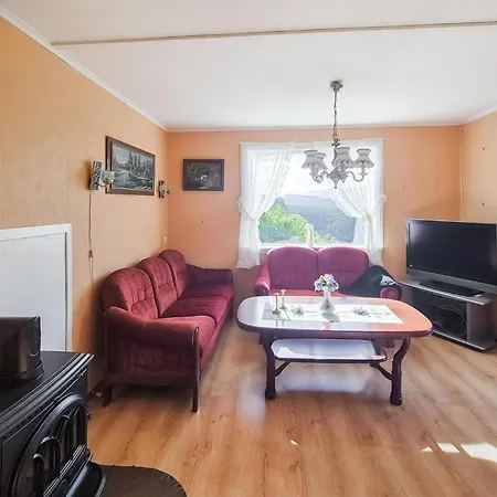 Beautiful Home In Reksteren With Wifi Feriehus