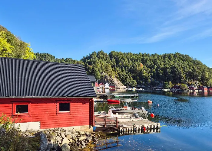 3 Bedroom Amazing In Reksteren Casa vacanze Haukafer